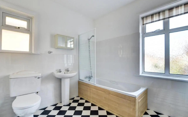 6a Springfield Road