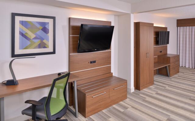 Holiday Inn Express Hotel & Suites Indianapolis Dtn-Conv Ctr, an IHG Hotel