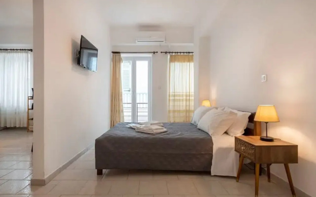 Parikia s Cute Pebble