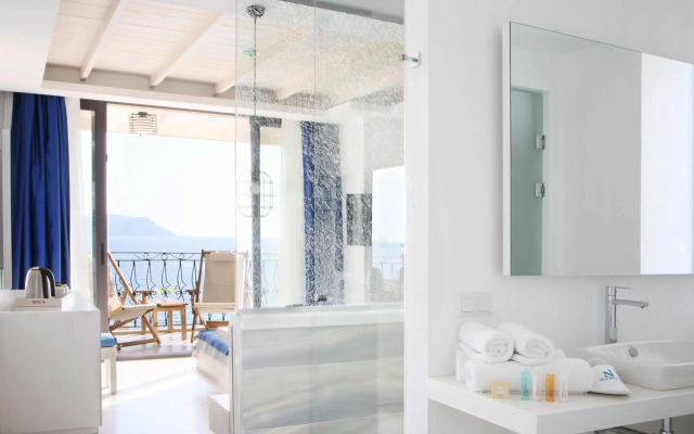 Nur Beach Hotel