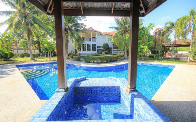 5 BR Pool Villa Close to Beach  CV5