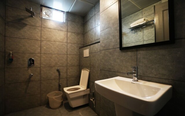 Hotel Townhouse @Udaipur City Railway Station