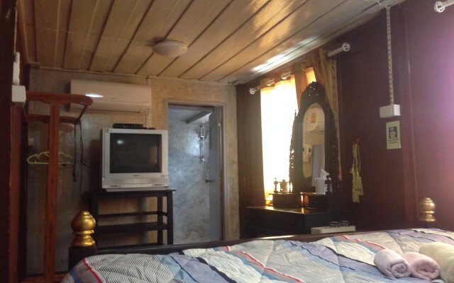 Solar Cell Uthai Thani Homestay