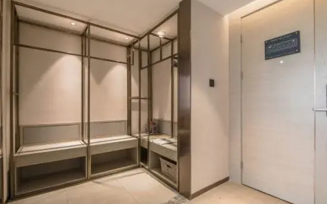 Lavande Hotel Wuhan 2nd Guanggu Road