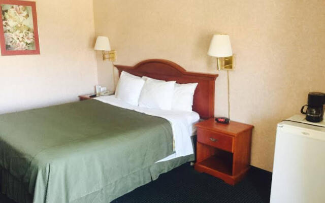 San Bernandino Inn & Suites