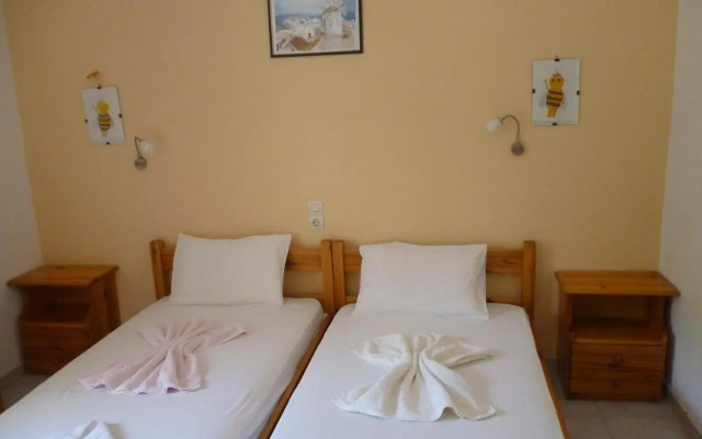 Babis Taverna & Rooms