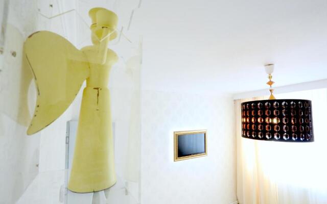 SOHO Apartment near CERONAV