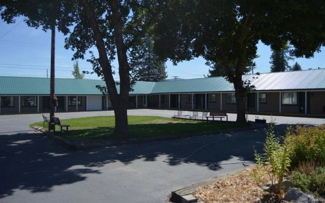 Newport Antler Motel
