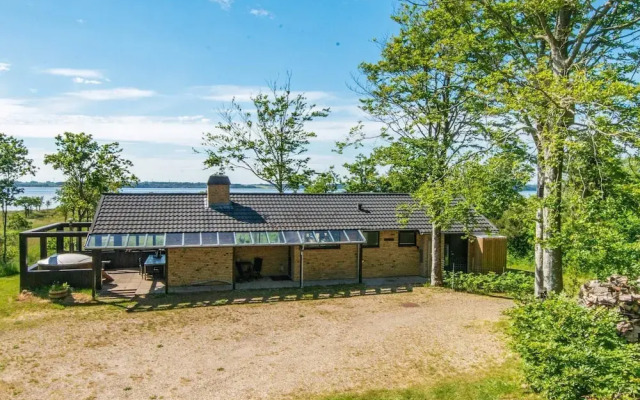 6 Person Holiday Home in Hojslev