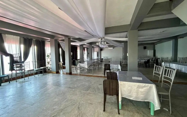 El Krimphoff Resort