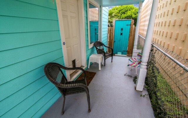 The Turquoise Turtle 4 Bedroom Home