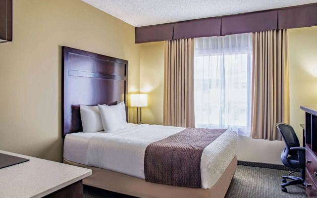 Days Inn & Conference Centre by Wyndham Cranbrook