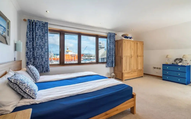 10 Maritime House