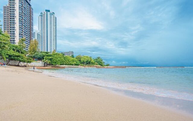 Interlux Club Royal - 4 Nights, Chonburi, Thailand