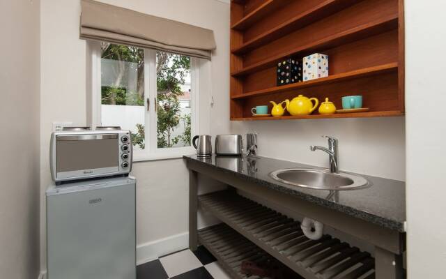 Malayla Guesthouse - Adults Only