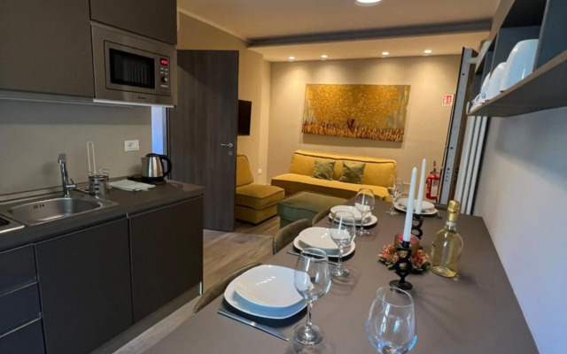 Blue Moon - Via Parigi Apartments