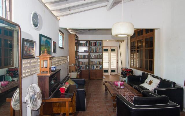 OYO 244 Griya Cemara Homestay