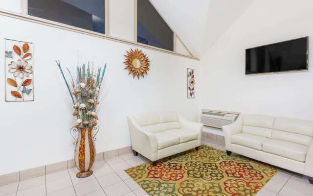 Super 8 by Wyndham Wichita Airport