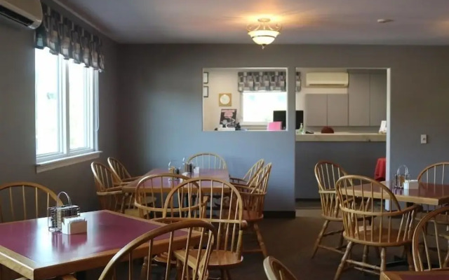 Coastal Inn Kingfisher