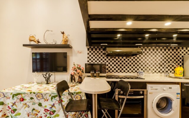 Qiyu Homestay - West Nanjing Road Branch