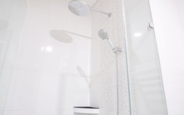 Homey And Spacious 2Br At Samara Suites Apartment