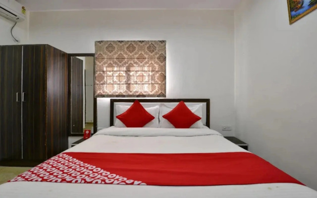 OYO 13903 Hotel Trivana