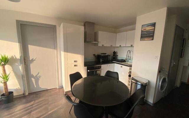 Appartement T2 bis, 200m de la mer, très calme
