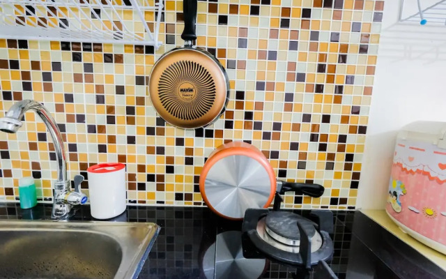 Simple Furnished Studio 19 Avenue Apartment