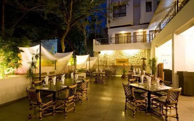 Hotel Raysons Regency