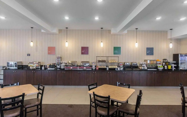 Comfort Inn & Suites
