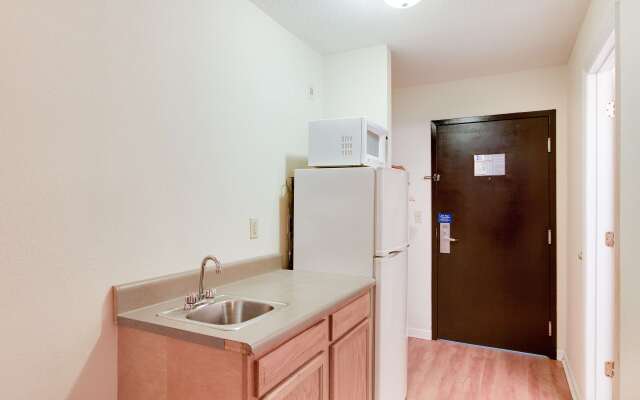 Motel 6 Hinesville, GA