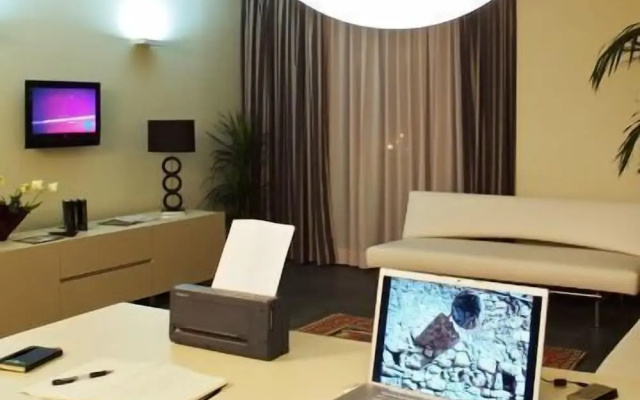 Home Club Suite Hotel