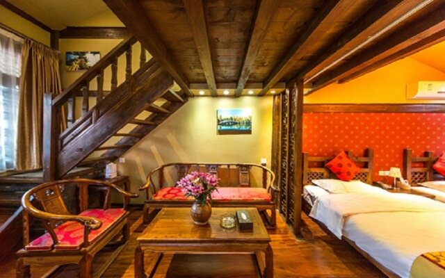 Lijiang Heluju Inn