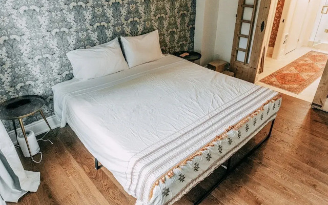 Charming Family House 3 Bdr with Balcony