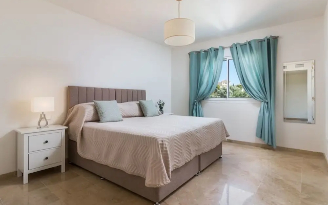 Charming 4-Bed Villa in San Roque