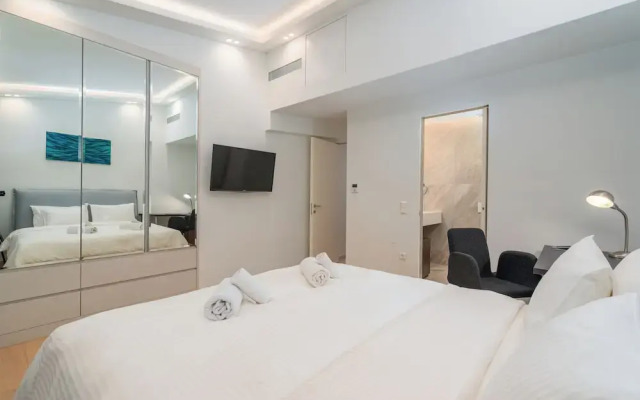 Alimos Luxury 3Bd w Outdoor Jacuzzi