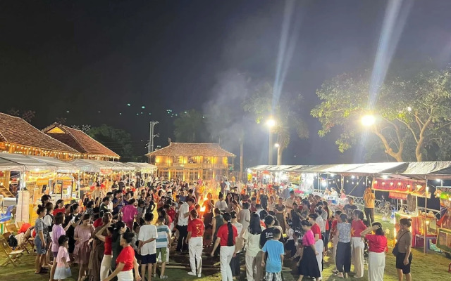 Mini Dien Bien Riverside Hotel - Lang Thai