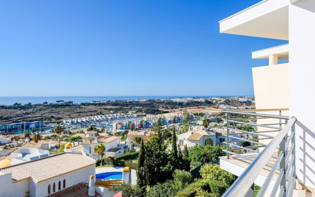 Sea view Apartment with 3 spacious Terraces & 2 Swimming pools