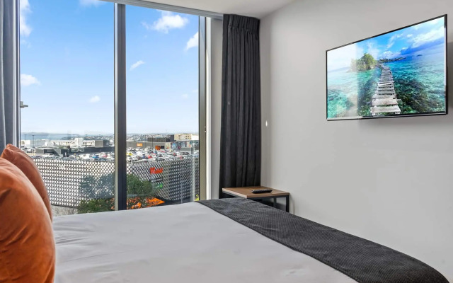 Wyndham Xinyang Downtown