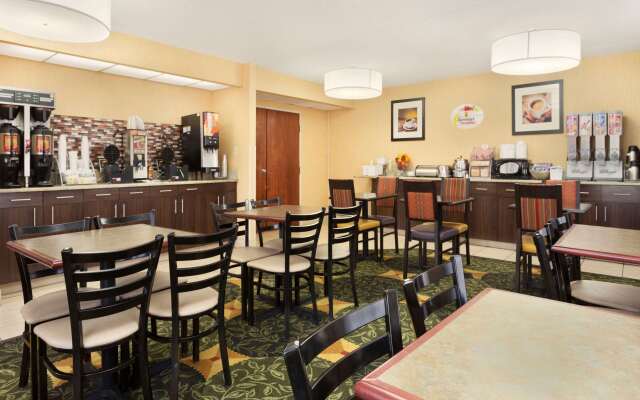 Super 8 by Wyndham Westminster Denver North