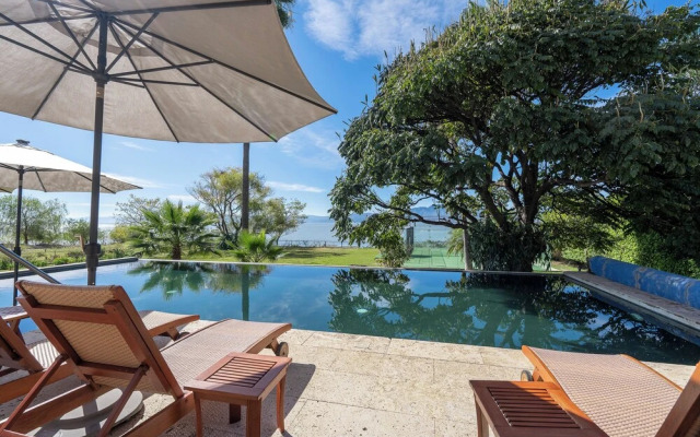 Exclusive House with Lake Chapala Access