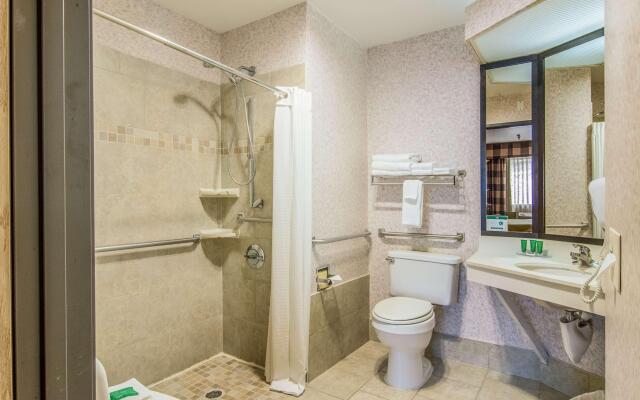 GuestHouse Inn & Suites Hotel Poulsbo