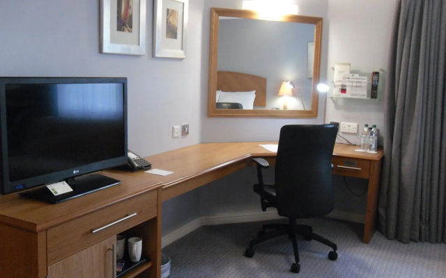 Holiday Inn Manchester West by IHG