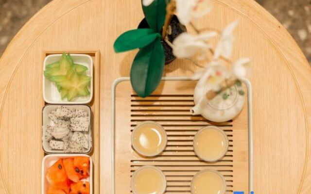 Zhuyouhui·LOFT Hotel (Guiyang Guanshanhu North High-speed Railway Station)