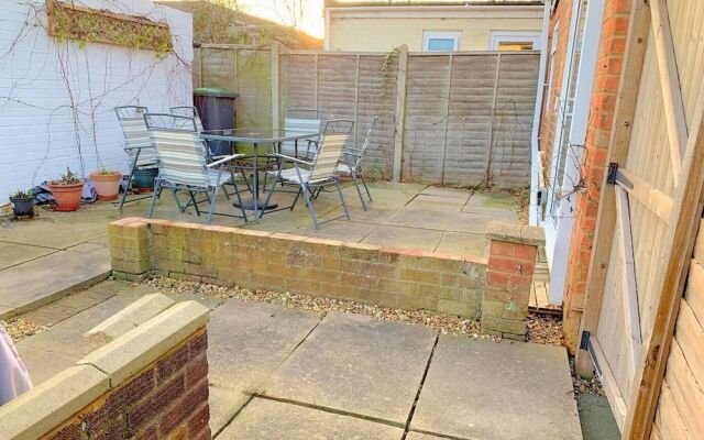 Bedford Road Garden Apartment