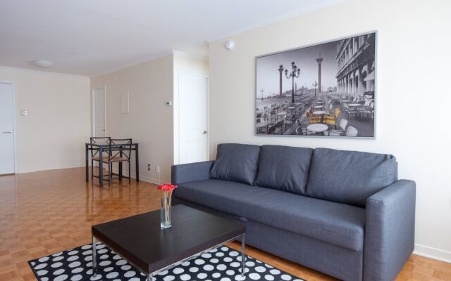 Slick 1BR Right Downtown by Namastay
