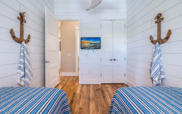 Aqua Bay
