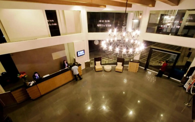 L'Fisher Hotel