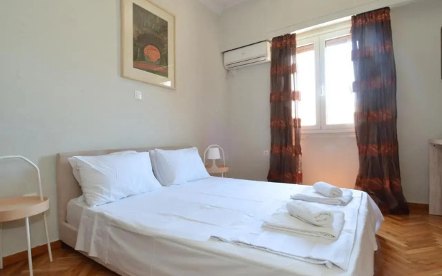 Stathmos Larissis A, a cozy 2BR Apartment, Clo...