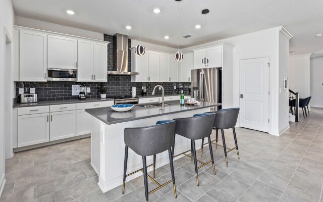 Harbor Island Beach Club by Villatel